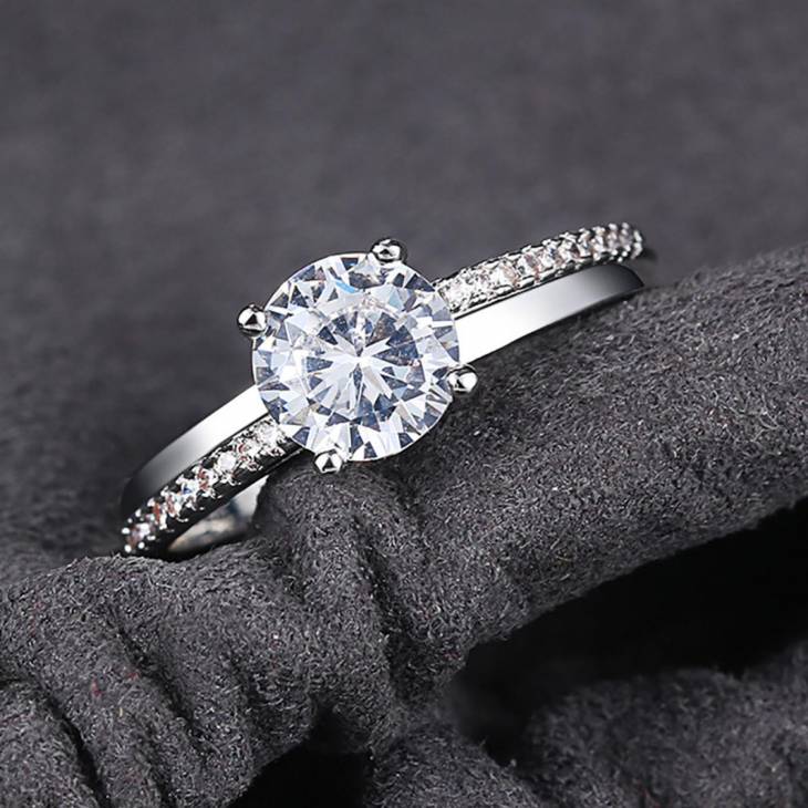 台中 現金高價收購鑽石戒指 鑽石項鍊，歡迎加LINE估價